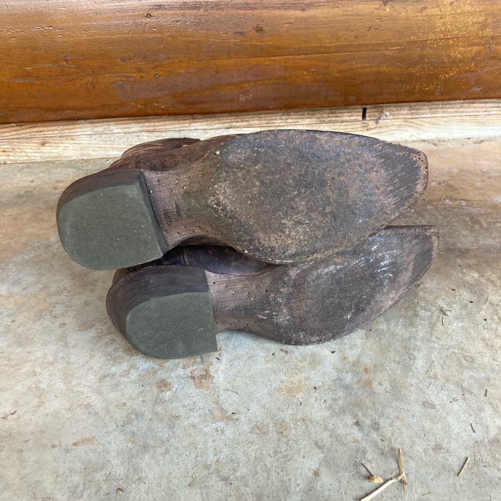 Ariat | Distressed Leather Cowboy Boots - Picture 5 of 7